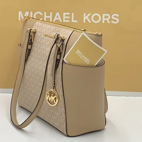 MICHAEL KORS
Charlotte Large Logo and Leather Top-Zip Tote Bag Bisque Mu… - Picture 4 of 16